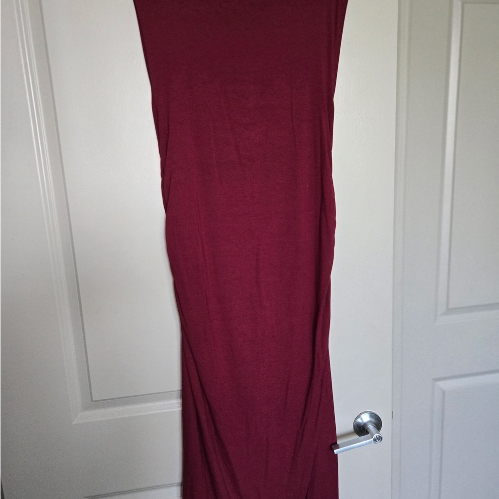 Elegant Burgundy Maxi Dress